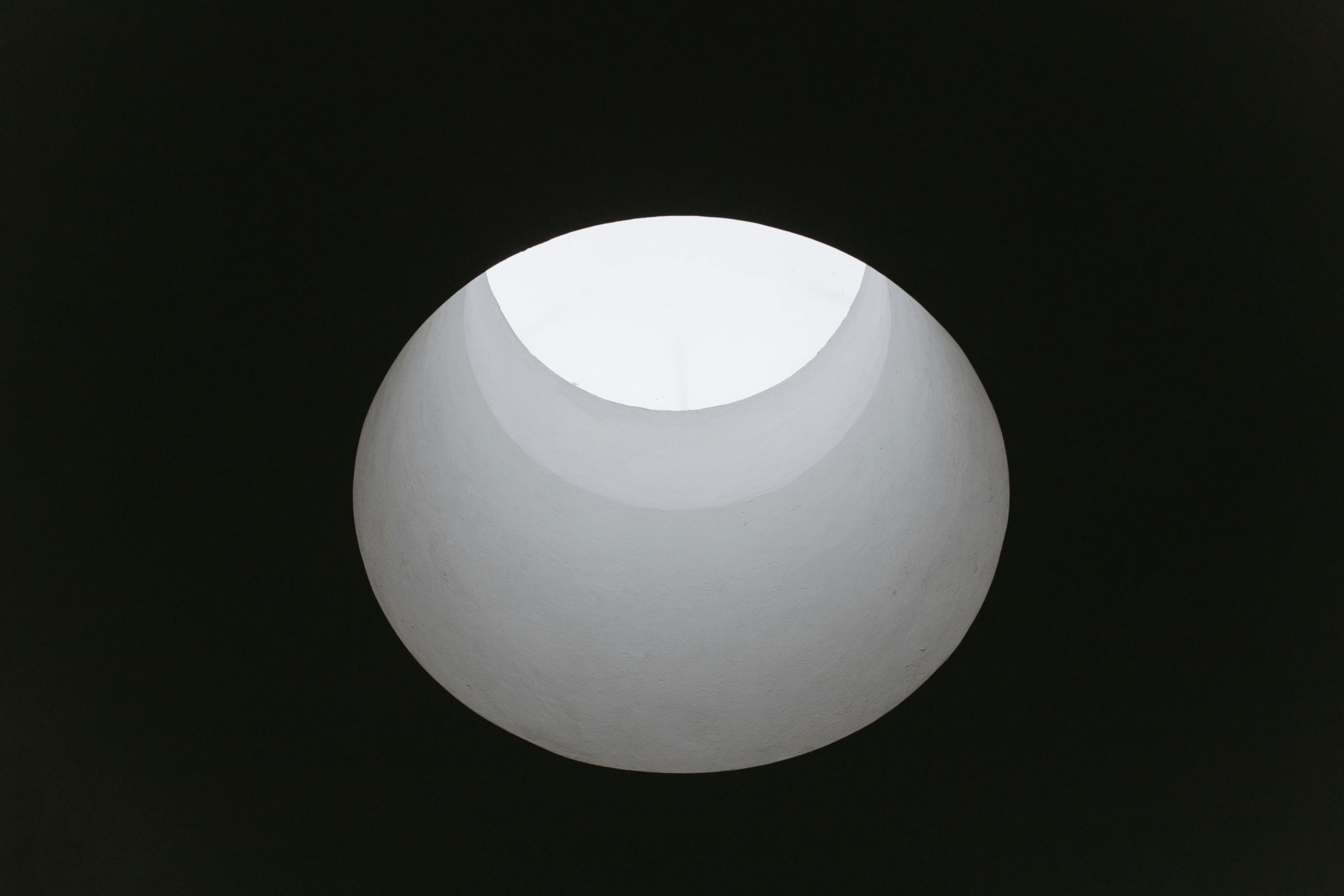 Why High Ceiling Designs Are Popular In Modern Architecture