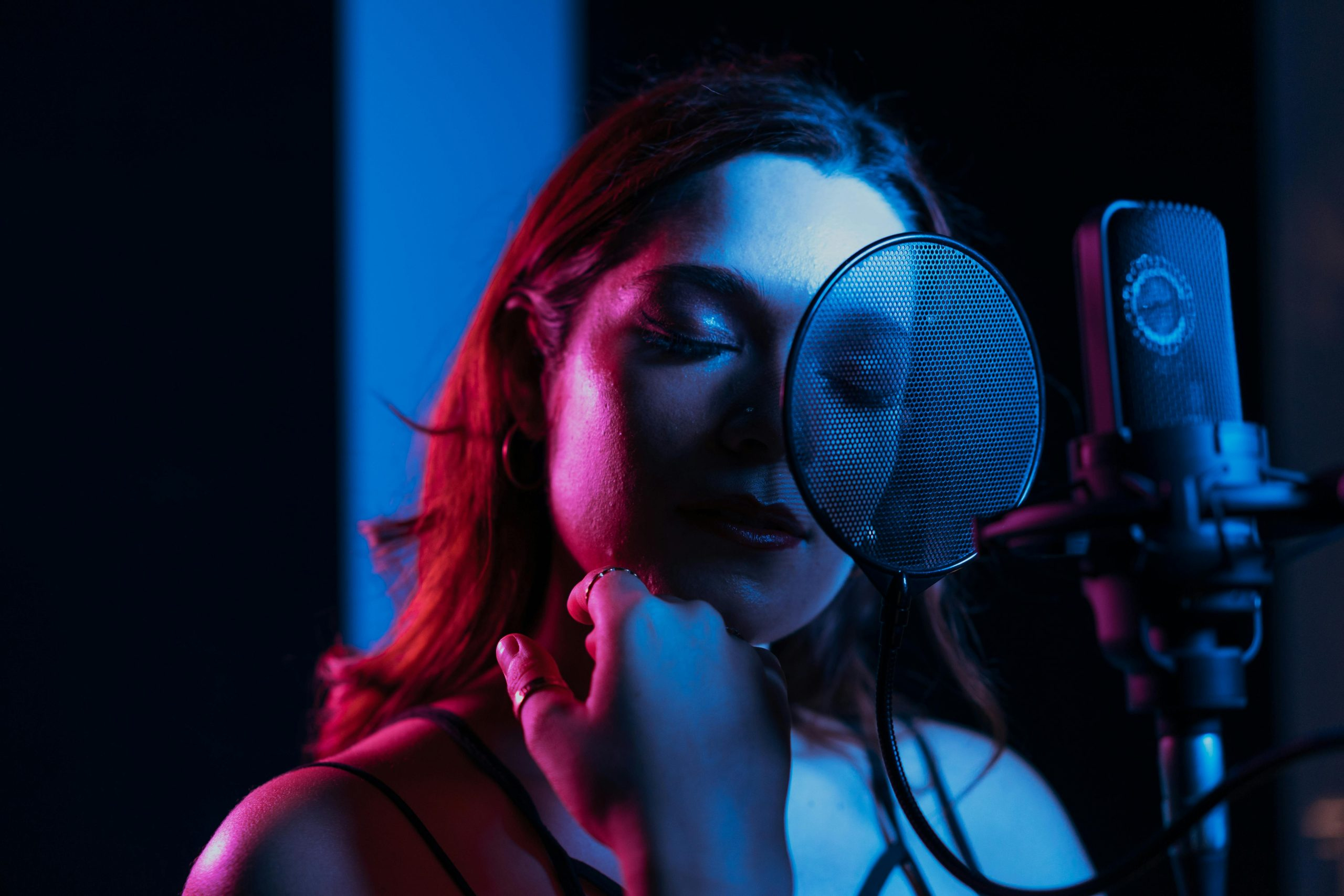 How To Improve Your Singing Voice Without Professional Lessons